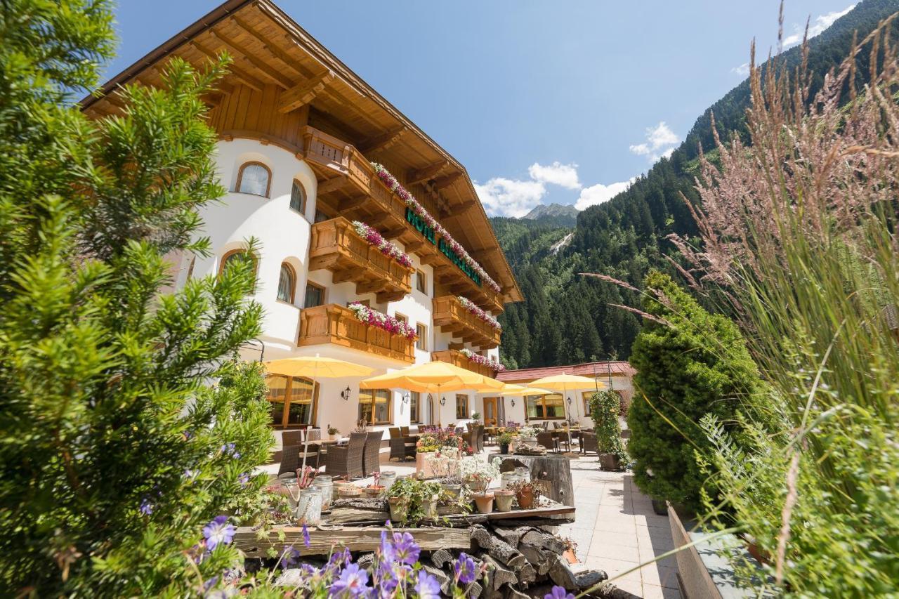 Aktiv & Vitalhotel Bergcristall Neustift im Stubaital Exterior foto